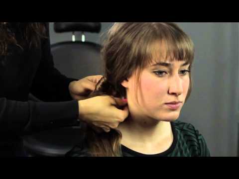 How to Get Taylor Swift's Curly Side Ponytail : Pretty, Easy Hair