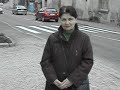 bagarre entre manon et papy sous la porte romane saint andr� d'autun