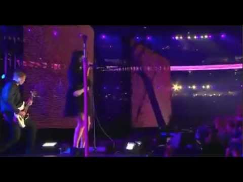 Carly Rae Jepsen Grey Cup Halftime This Kiss & Call Me Maybe