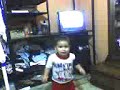 bebe bailando pose de daddy yankke