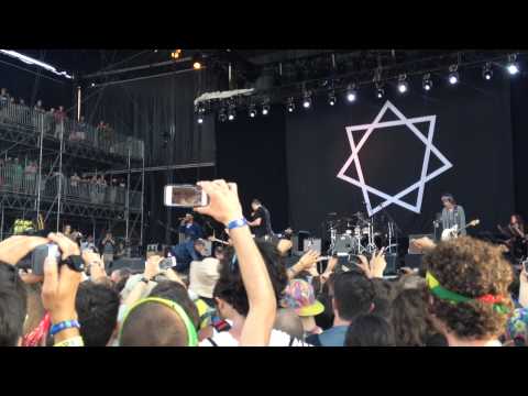 Damon Albarn/Gorillaz - Clint Eastwood (Live at Bonnaroo 2014)
