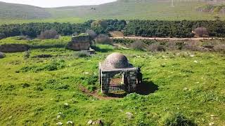 جُب يوسف، البئر التي ألقي فيها سيدنا يوسف عليه السلام.