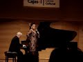 Lola Reina actuando en el Centro Cultura Cajasol de Sevilla