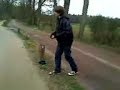 Tukker springt over sloot Tukker springt over sloot