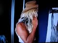 La Chachis es sorprendida mientras practica su numero de Paulina Rubio