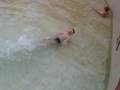 videos de Nathan nage sur le dos