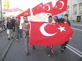 Danimarka´nin Başkenti Kopenhag - CopenhagTarih: 4/11 - 2007 Danimarkada Teröre Karşı Birlik MitingiDemonstration i København vendt mod terrorisme og terrorgruppe PKK Sehitleri ANMA YÜRÜYÜŞÜ Danimarka ´ daki TURKLERIN PKK YA KARSI YURUYUSUDanmark - Danimarka - Næstved - Slagelse - Køge - Tyrker - Tyrkiet - Türkiye - Avrupa - Millet - Türk - Vatan - Asker - Terror - Silah - News - Haber - PUSU - Yürüyus - protesto - Milliyetcilik - milliyet - Bayrak - Istanbul - Ankara - Sivas - Usak - Konya - Aydin - Antalya - Cars