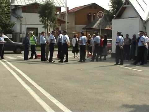 Au iesit in semistrada