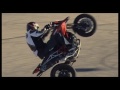 video moto : Stunt sur Ducati Hypermotard 