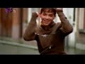 La modelo de este video es Natalia, que quien es Natalia??? Pues es la primera esposa de Abel, osea la mama de Juliet. Cancion: NO PUEDO OLVIDAR Didier Hernandez Desde que tu carta llegó nada es igual, todo cambio dicen que el amor no se va o es que en ti nunca existió. El tiempo pasa lento sin ti mis sueños se van en un cielo gris ando perdido en este soledad busco en tu sombra otra realidad. CORO Es que no puedo olvidar, aquel amor que hoy muere en ti, porque aun siento bailar, tus dulces besos sobre mi. Es que no puedo arrancar, la huella que has dejado en mi, es que no puedo olvidar, aquel amor que hoy muere en ti. Llevo en mi bolsillo el valor, para enfrentar un dia más, pero en cada paso que doy, tu recuerdo crece más. Ando perdido en esta soledad busco en tu sombra otra realidad. CORO Es que no puedo olvidar, aquel amor que hoy muere en ti, porque aun siento bailar, tus dulces besos sobre mi. Es que no puedo arrancar, la huella que has dejado en mi, es que no puedo olvidar, aquel amor que hoy muere en ti. Espacios vacios, rodeando mi soledad, camino en tu sonbra y tu ni cuenta te das... CORO Es que no puedo olvidar, aquel amor que hoy muere en ti, porque aun siento bailar, tus dulces besos sobre mi. Es que no puedo arrancar, la huella que has dejado en mi, es que no puedo olvidar, aquel amor que hoy muere en ti. Yo muero en ti .... yo muero en ti. Disfruten el video! xD