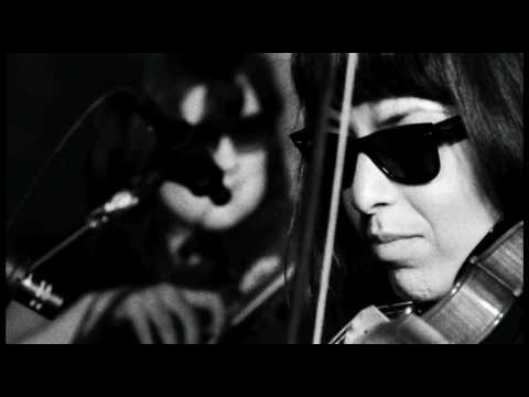 Video: Fyfe Dangerfield faz cover de Call The Shots Imagem de Amostra do You Tube