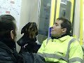 DOIDAO E SEU CAO NO METRO DE LONDRES