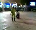 video de cuando fuimos a la feria internacional de xmatkuil en yucatan, y a uno de nuestros cuates (el sergio, uri o mact� (como quieran decirle)) lo llamaron por el animador y el que hace trucos con bicicletas para que maneje una bici de 15 cm de alto, jaja