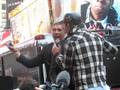 videos de Hanson sings Great Divide on the streets of NYC!