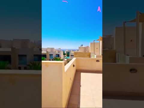 Video Luxusní apartmán 2+kk s výhledem na bazén a střešní terasou | Mangroovy, El Gouna  výhledem na bazén
