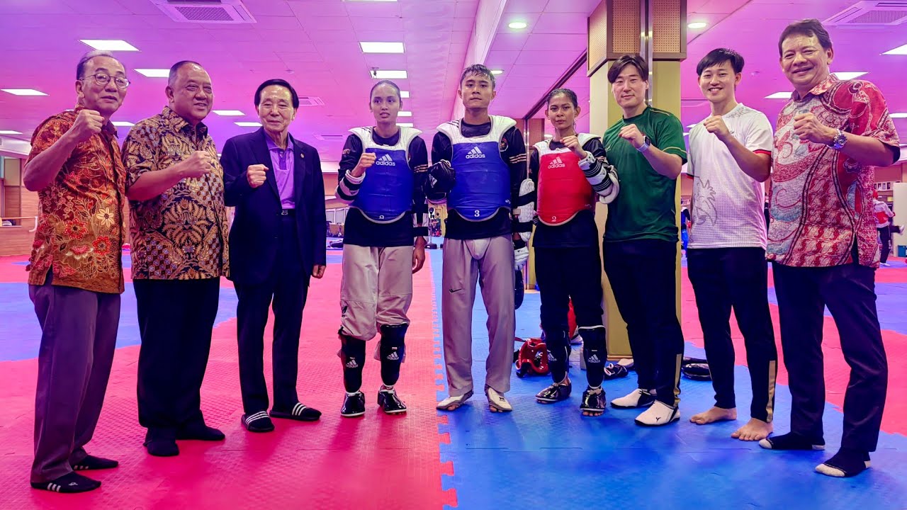 Atlet tinju Indonesia berlatih di pusat pelatihan nasional