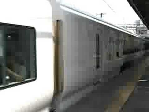 Ｅ２５７系かいじ通過