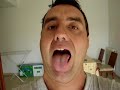 Me trago la lengua, es asqueroso de ver... Me trago la lengua, es asqueroso de ver...
