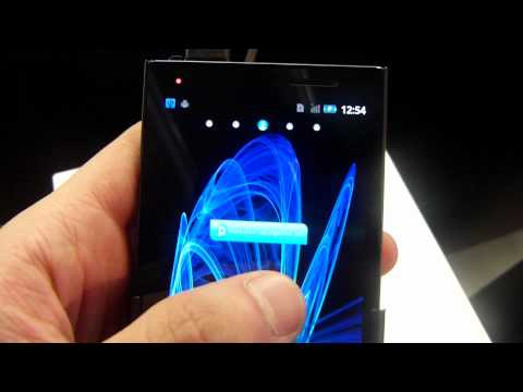 MWC 2012: Panasonic Eluga hands-on