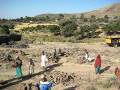 Das Bohrteam komm in ein  Dorf im Darfur/Sudan