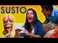 Susto a chica mientras juega (sustos y bromas graciosas de miedo, sustos a chica sexy, risa)