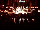 barcelona jazz orquestra
dani alonso trombon y direccio
saxos
victor de diego 
guim garcia
pep pascual 
xavier figuerola 
joan chamorro 

trompetes: 
iv� oll� 
dennis hern�ndez 
roqui albero 
juan de diego. 

trombons:  
jordi gim�nez 
josep tutusaus
sergi verg�s. 

piano: gerar nieto
contrabaix: manel �lvarez 
bater�a: jean pierre derouard 

veu: susana sheima