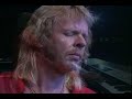 sempre dal live con david paton, wakeman interpreta (assieme al bassista): 