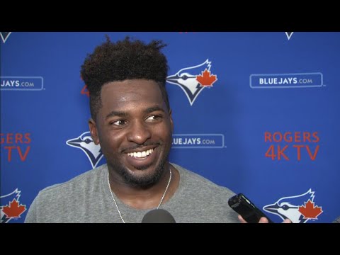 Video: Blue Jays outfielder Smith Jr. jokes about not catching a ball yet