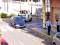 GRUA LLEVANDOSE UN COCHE EN ALMERIA
