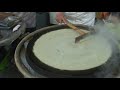 Mesmerizing Chinese crepe vendor