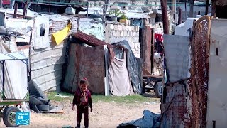 غزة: عائلات تعيش بين النفايات والقبور في مخيم نهر البارد!