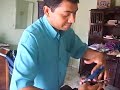 Cortando o cabelo. Cortando o cabelo.