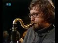 yet another great track from the light lines lp.  this group should be more well known... very nice rhodes from jasper and pad sounds from the organ...

manfred schoof (tp,flgl)
michel pilz (b-cl)
jasper van't hof (keys)
g�nter lenz (b)
ralf h�dner (d) 

december 19th 1977 ndr germany
