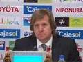 Schuster se enfada y abandona una rueda de prensa