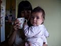 Cami-robando el yogurt a mami =) 7.11.09