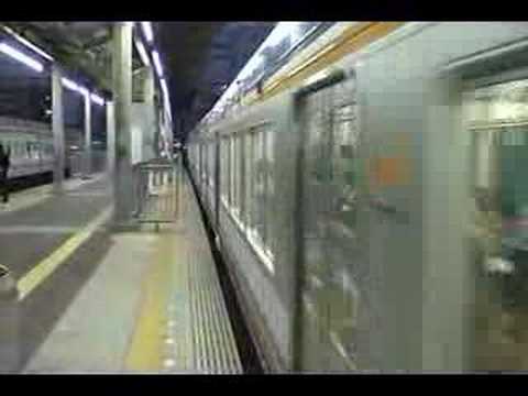 南海電鉄2001F岸里玉出到着