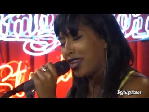 Melanie Fiona - Wrong Side Of A Love Song (Live for Rolling Stone)