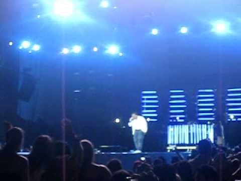 Daddy Yankee - Danza Kuduro (Official Remix) Live (2011)