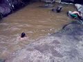 Cachoeira Santa Isabel - Escorregador de pedra (Bira, Serginho e Pablo) - Imagem melhor