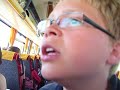 Dans le car