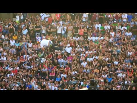 2009 bmx - En exclusivité retrouvez les meilleurs moments de la finale BMX street du FISE Montpellier 2009. The best instants of the BMX street final of FISE Montpellie...