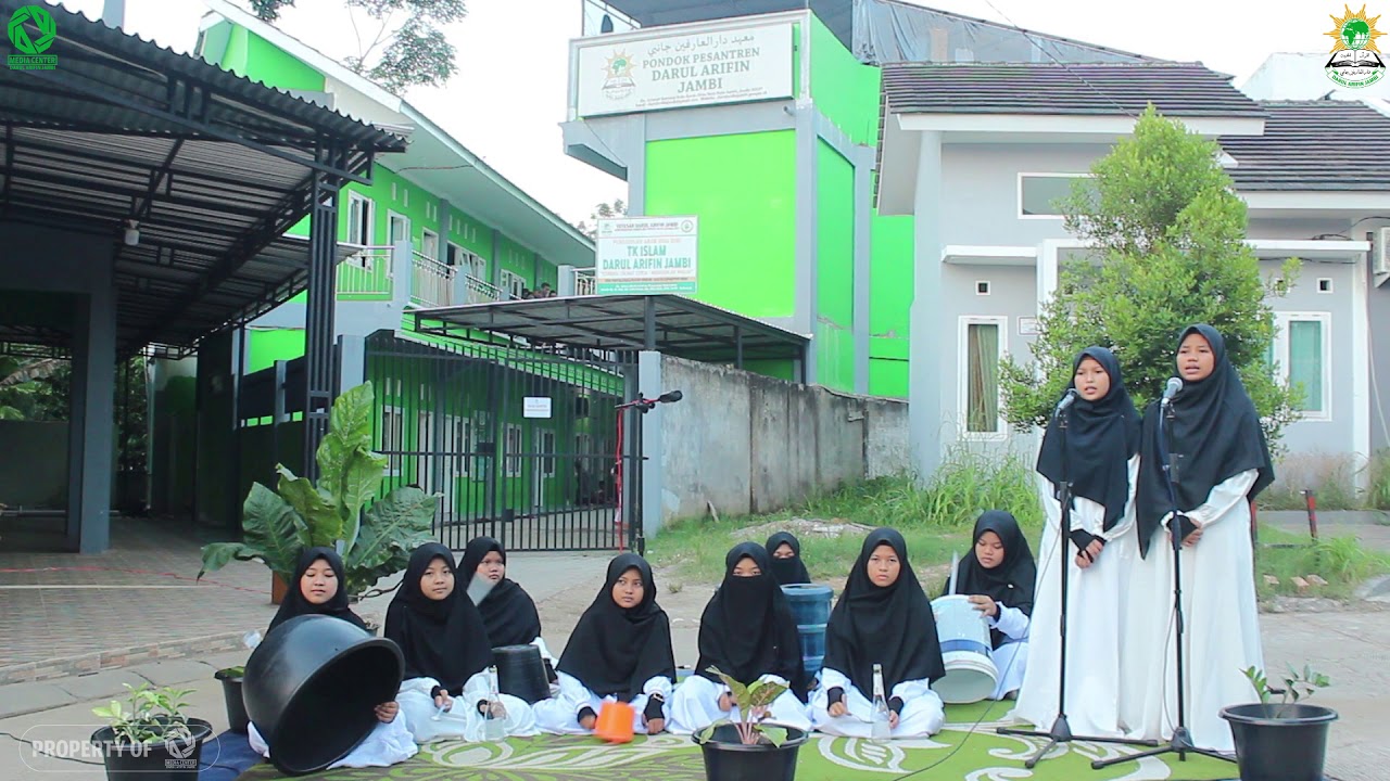 KREATIF... !!!! Kreasi Nadhom Alfiyah Ibnu Malik Versi Santriwati Darul Arifin Jambi