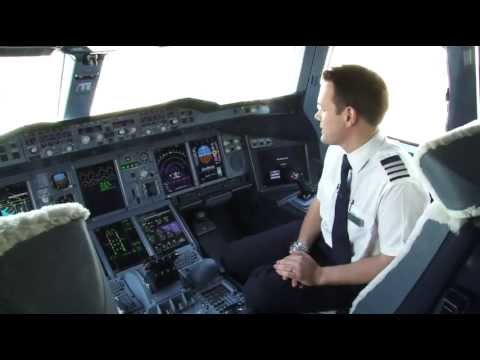 how to train to be a pilot uk