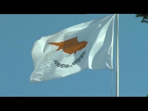 Zypern hat EU-Pässe an reiche Russen und Ukrainer v ...