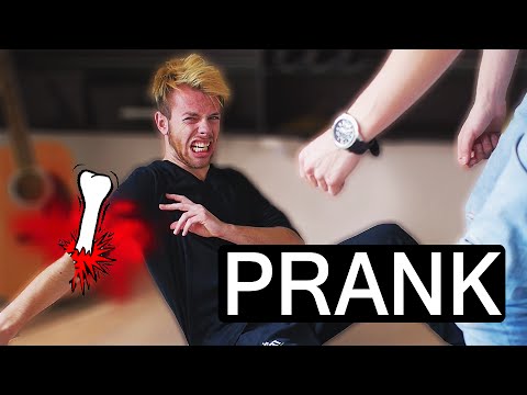 BRÆKKET MIN ARM! - Prank på ven