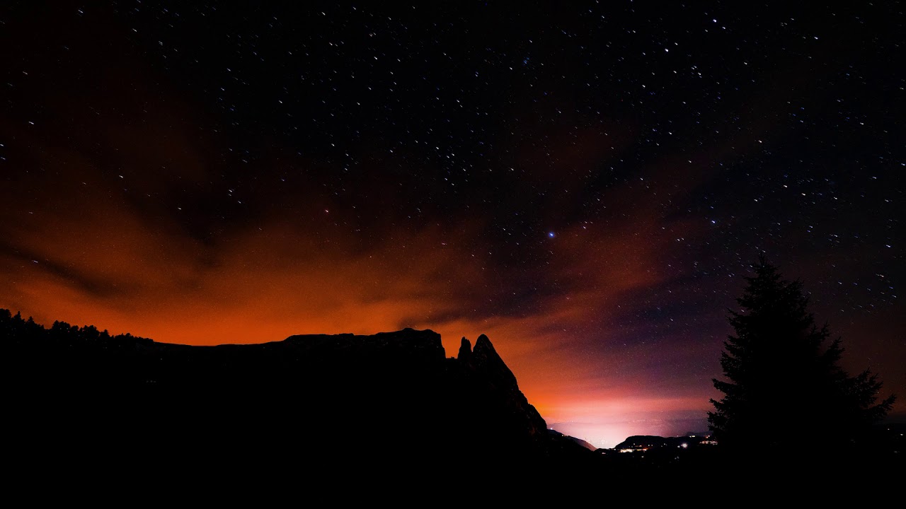 Schlern by Night - Dolomites Timelapse