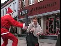 Julemanden er skr�mmende / Scary santa