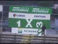 Torcedor deseperado tenta mudar o placar