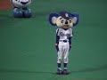 第二回ドラゴンズカップ草野球ビッグトーナメント決勝戦のオープニングイベントを収録このイベントの観戦は無料ですがナゴヤドームの総合案内所や名古屋市内のジャスコで配布される入場券が必要です実際にはまったく必要なく　「いいよいいよ～」ってドームに入れます試合中はひと仕事を終えたチアドラキッズやそのほか子供が客席で鬼ごっこをしたりかくれんぼをしたりと走り回ってましたそうナゴヤドームで行われるといってもあくまでこれは草野球ゲームをプレイしている選手は真剣勝負でもゆるいんです