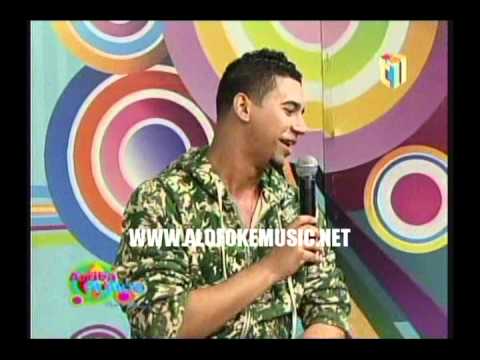 Poeta Callejero cuenta la lucha que paso por tener un carro viejo Videos